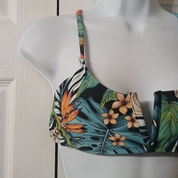 Indigo Rein tropical Hawaiian print bikini top  Sz M NWOT - Picture 3 of 5